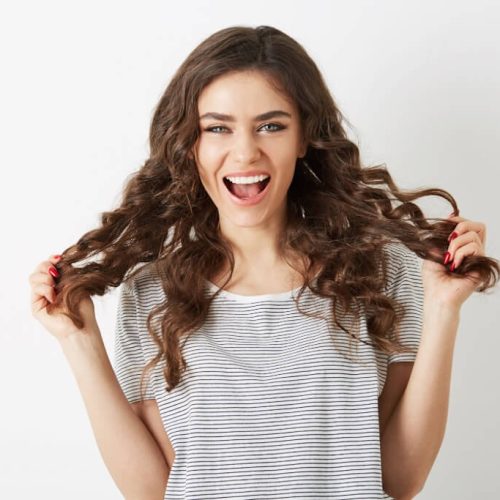 Comment bien entretenir ses cheveux bouclés ?